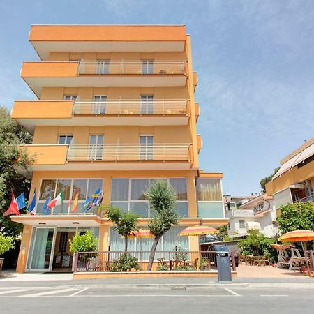 Hotel Nella Rimini Exterior photo