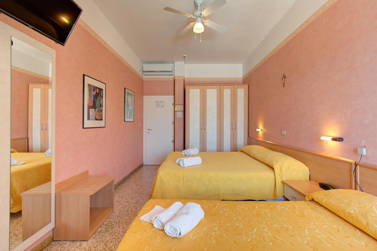 Hotel Nella Rimini Exterior photo