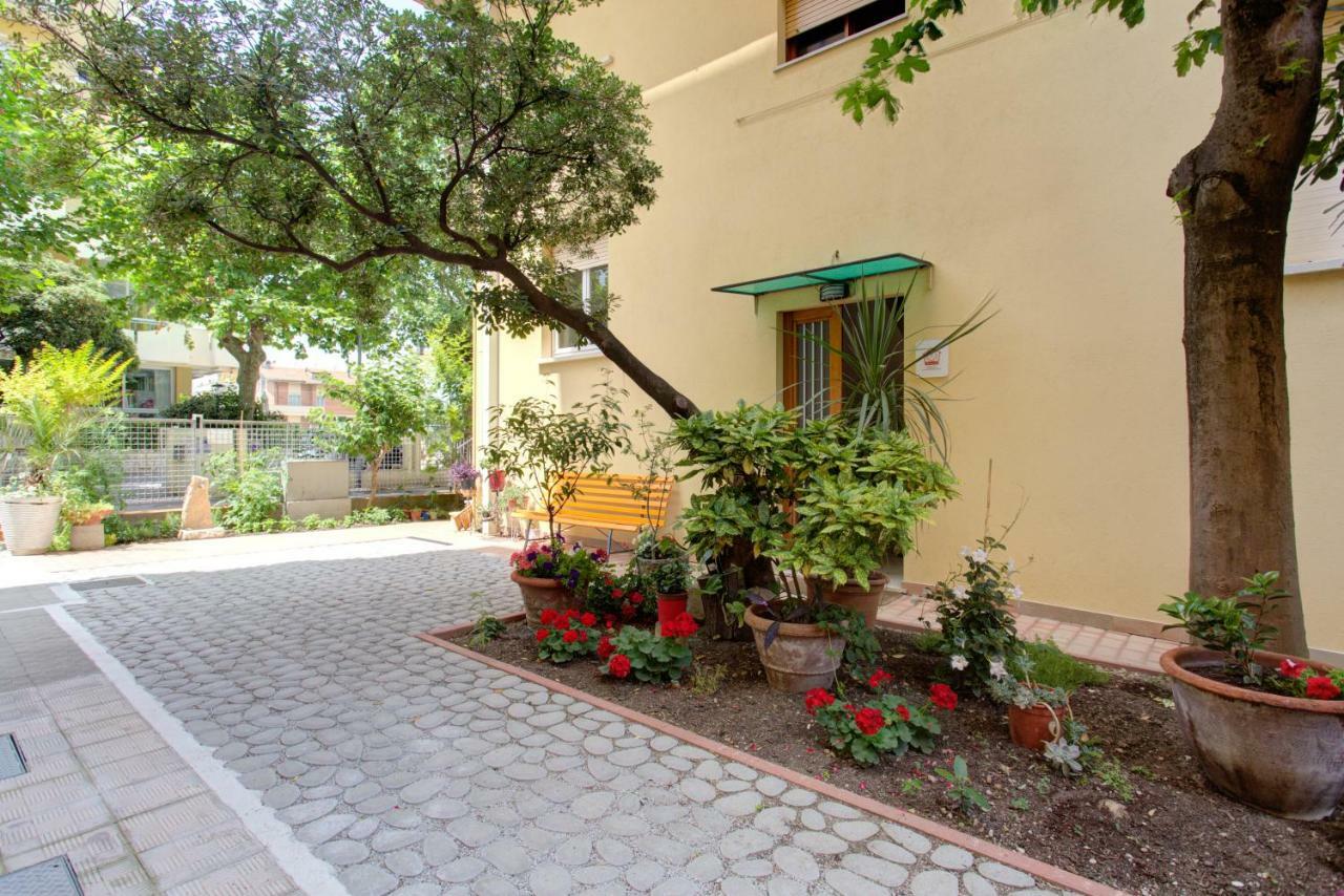 Hotel Nella Rimini Exterior photo